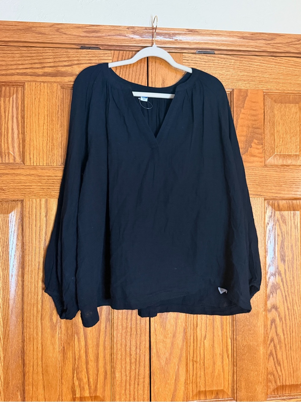 Old Navy Black Balloon Sleeve Blouse - Picture 2 of 5